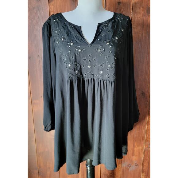 Whimsigoth Black Flowy Studded Blouse 2X Peasant Sleeve Silver Brads Witchy Plus - Picture 1 of 10